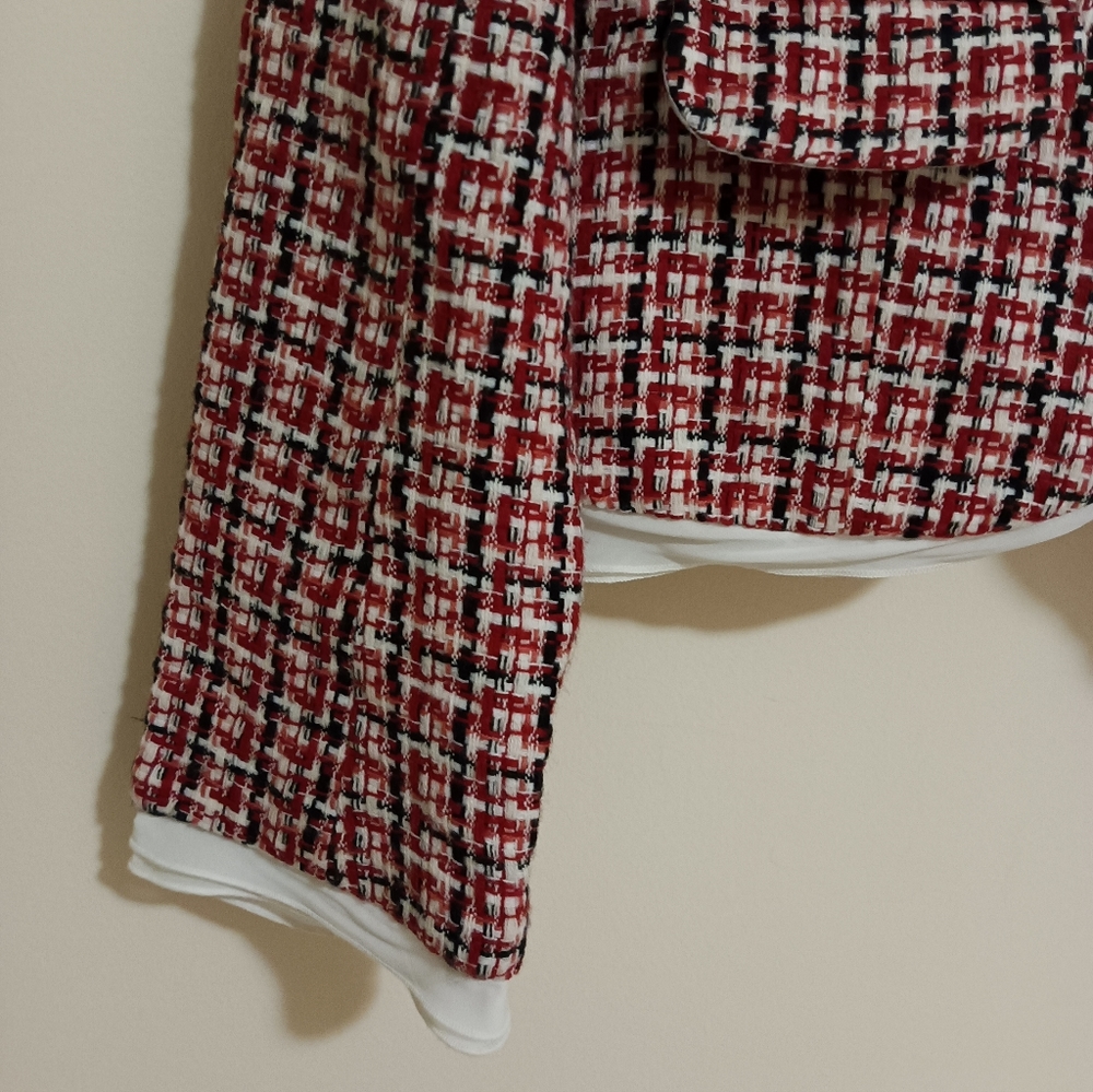 Blazer - Picture 6 of 8